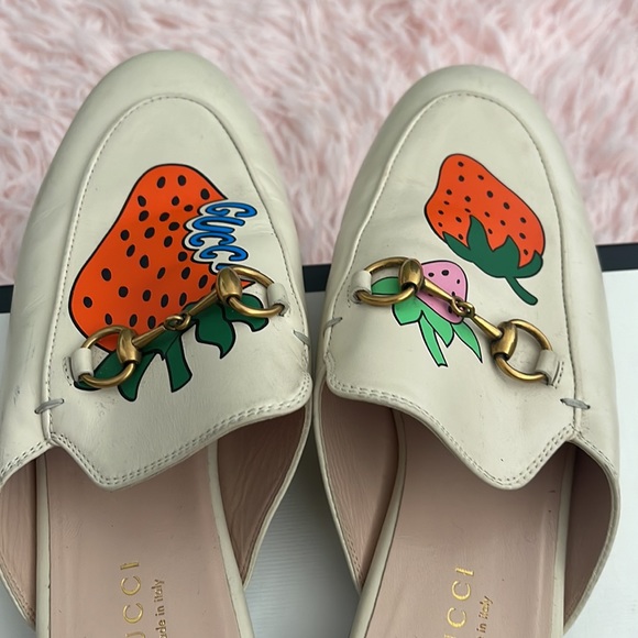Wmn’s Gucci Princeton Strawberry Mules - Picture 9 of 13